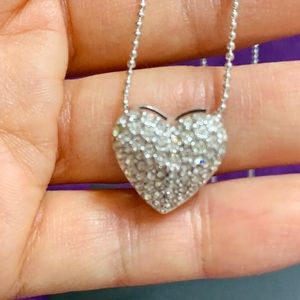 Very cute heart necklace 💕